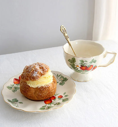 French Retro Teapot Coffee Cup Set Gold Edge Cup Saucer Strawberry Flower Big Teacup English Afternoon Tea Restaurant Bar Cafe