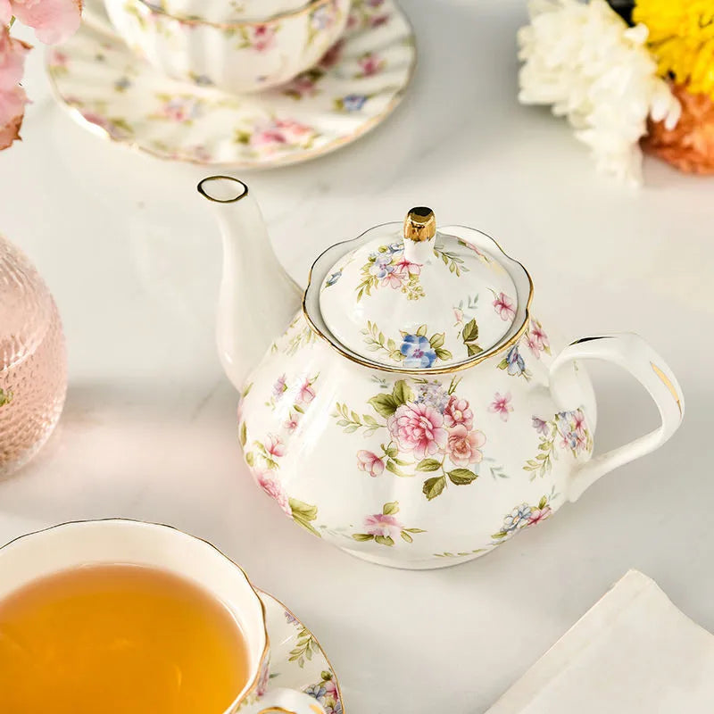 900ML European Bone China Teapot English Afternoon Tea Set Teapot High-Grade Porcelain Coffee Pot Heat Resistant Kettle Pot