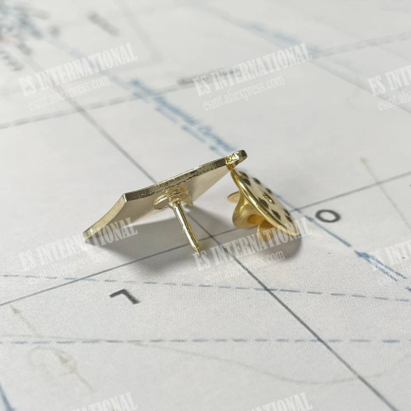 America USA National Flag Lapel Pins Crystal Epoxy Metal Enamel Badge Paint Brooch Souvenir Suit  Personality  Commemorative