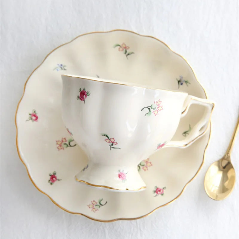 French Retro Teapot Coffee Cup Set Gold Edge Cup Saucer Strawberry Flower Big Teacup English Afternoon Tea Restaurant Bar Cafe