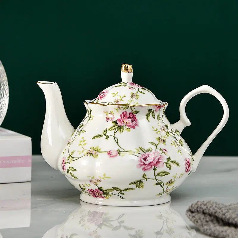 900ML European Bone China Teapot English Afternoon Tea Set Teapot High-Grade Porcelain Coffee Pot Heat Resistant Kettle Pot
