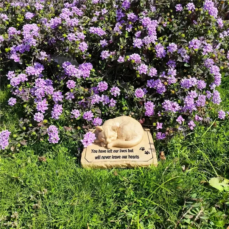Resin Cat Memorial Stone Hand-painted Heartfelt Quote & Pet Remembrance Artistry Garden Decorative Outdoor Tribute Ornaments