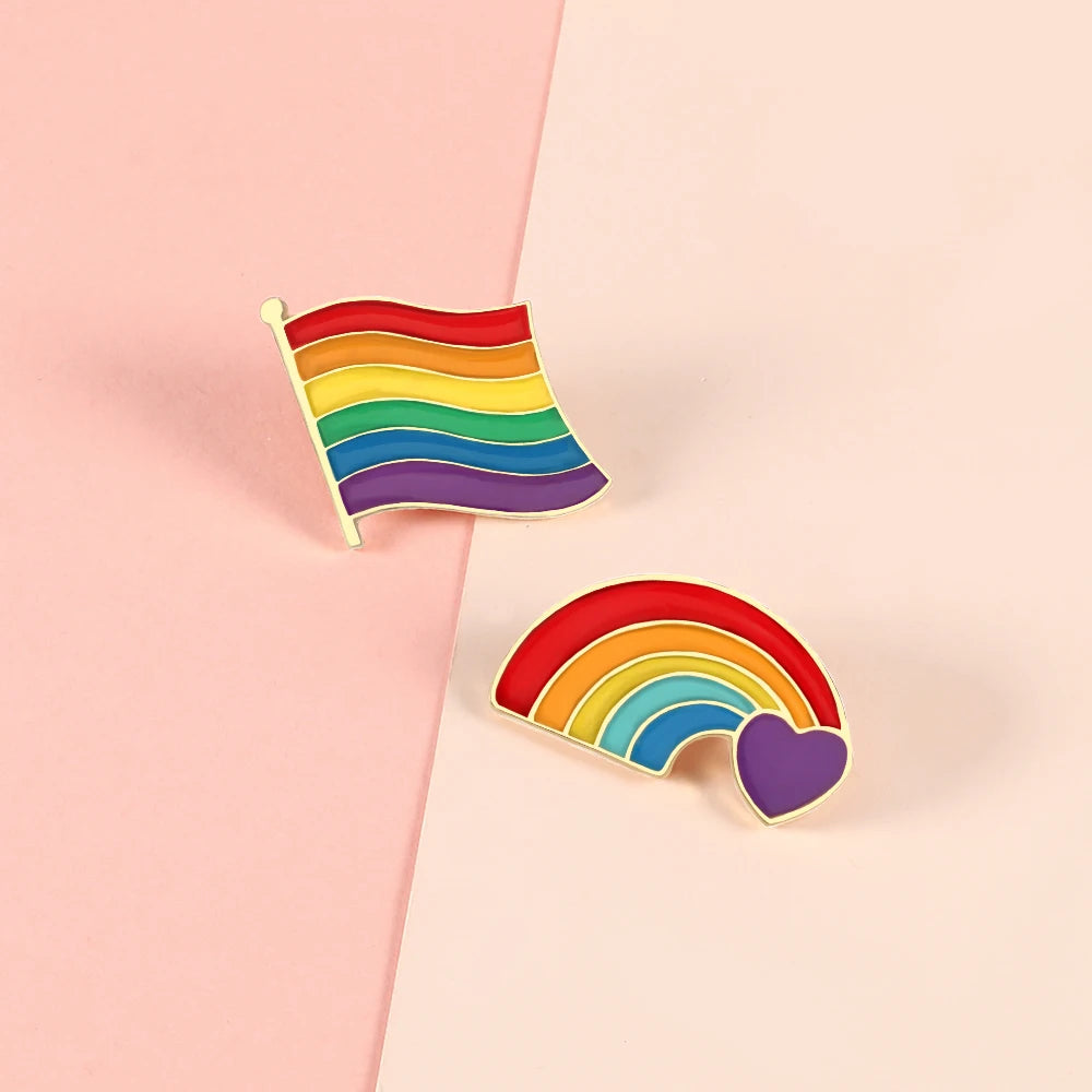 LGBT Flag Rainbow Heart Brooch Peace and Love Enamel Pins Clothes Bag Lapel Pin Gay Lesbian Pride Icon Badge Unisex Jewelry Gift