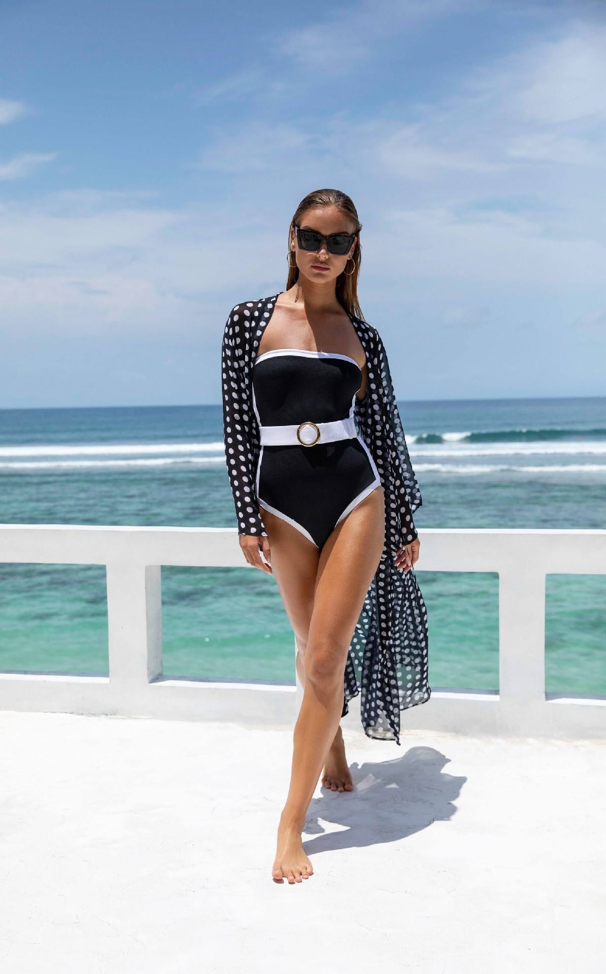 2024 Amazon AliExpress Black and White Contrast Hot Spring Vacation Advanced Swimwear Female 2387