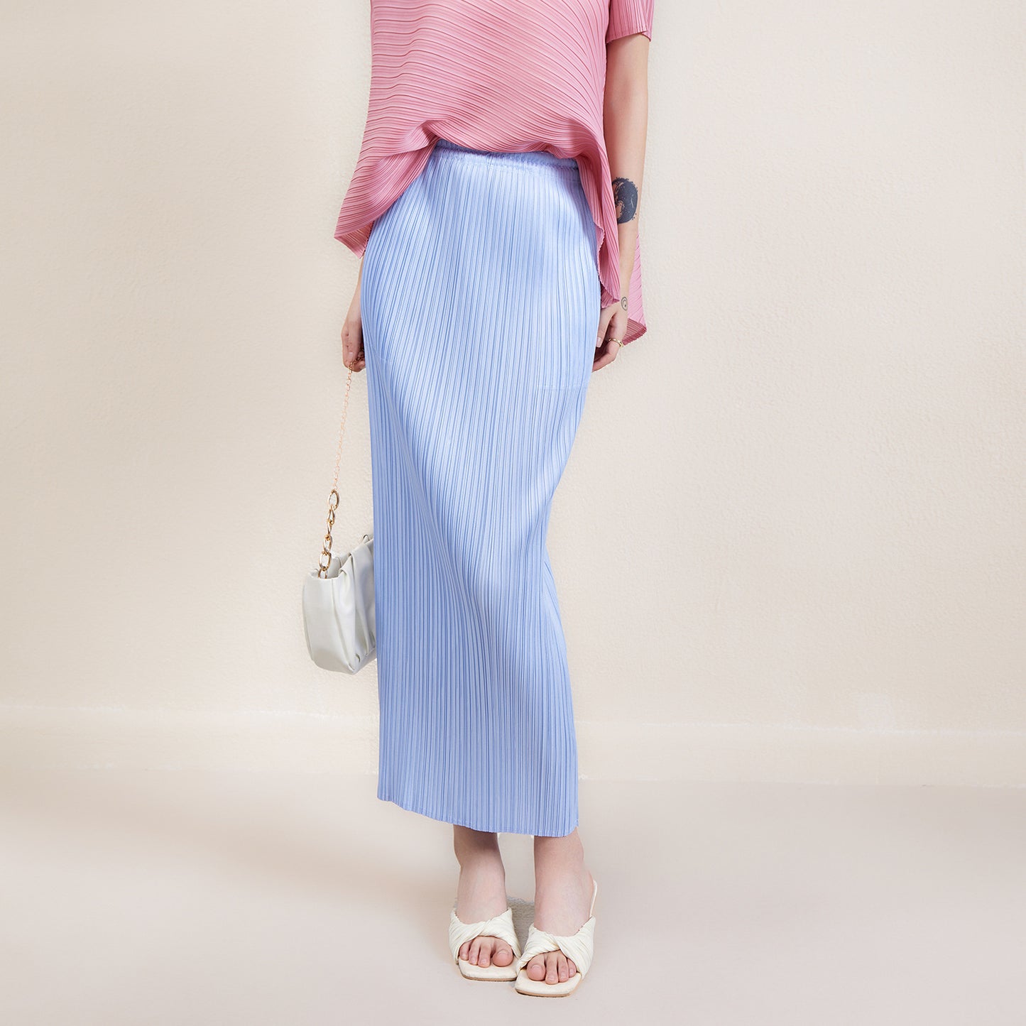Miyake Simple Solid Color Skirt 2024 Spring and Summer New Pleated Straight Skirt Slimming Look Covering the Crotch Work Clothing Style Hip Skirt