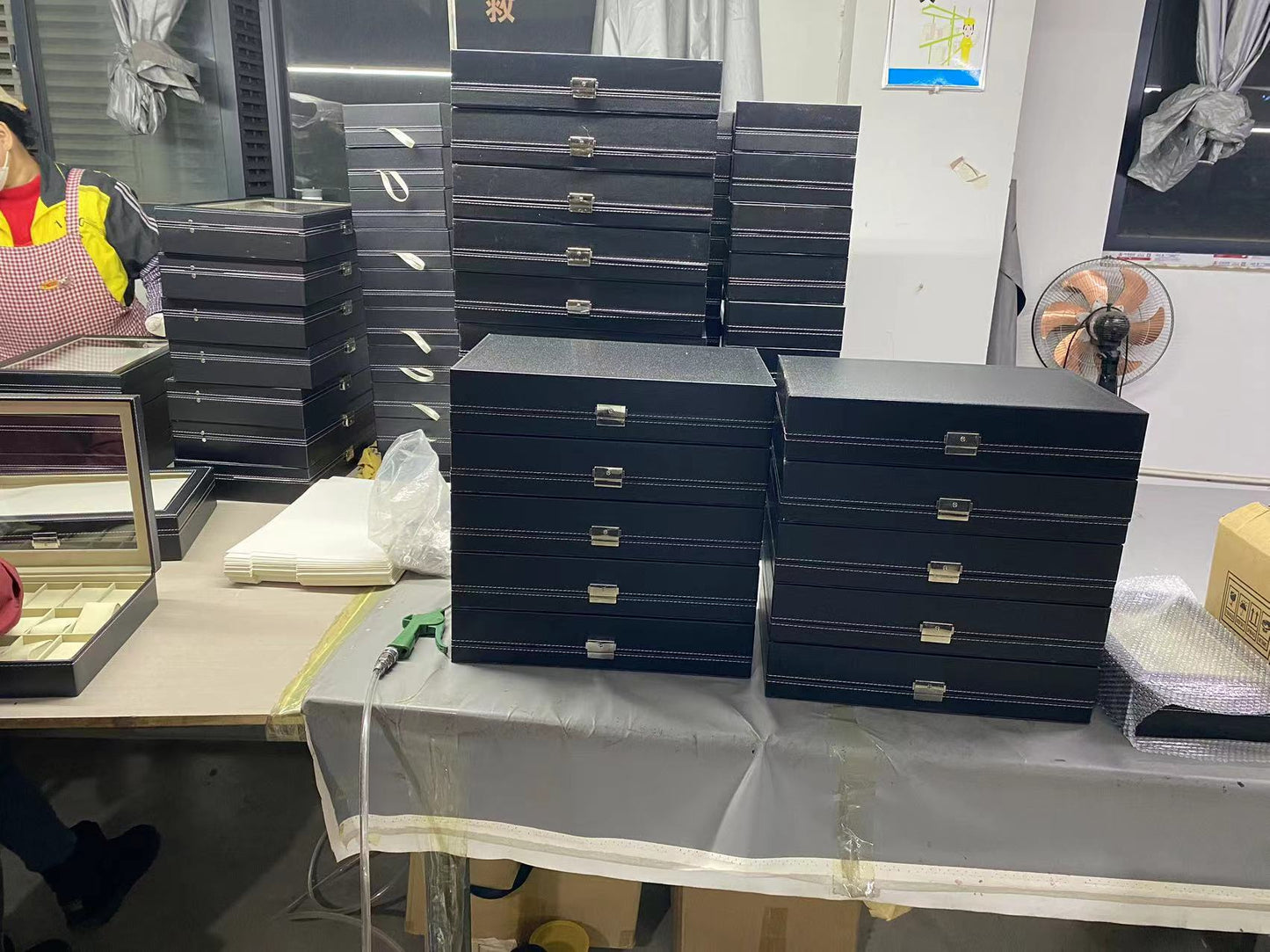 Ready-Made Watch and Glasses Boxes, High-End Leather Jewelry Boxes, Jewelry Boxes, Watch Storage Boxes, Watch Wholesale Factory