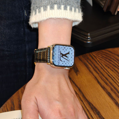 Suitable for Apple Watch 678910 Generation V-Shaped Magnetic Buckle Strap iWatch S11 Lizard Pattern Plaid Leather Wristband