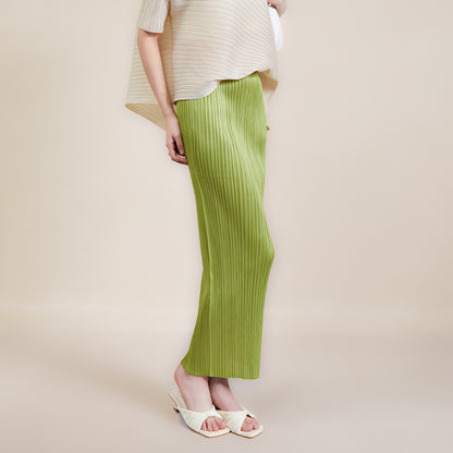 Miyake Simple Solid Color Skirt 2024 Spring and Summer New Pleated Straight Skirt Slimming Look Covering the Crotch Work Clothing Style Hip Skirt