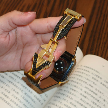 Suitable for Apple Watch 678910 Generation V-Shaped Magnetic Buckle Strap iWatch S11 Lizard Pattern Plaid Leather Wristband