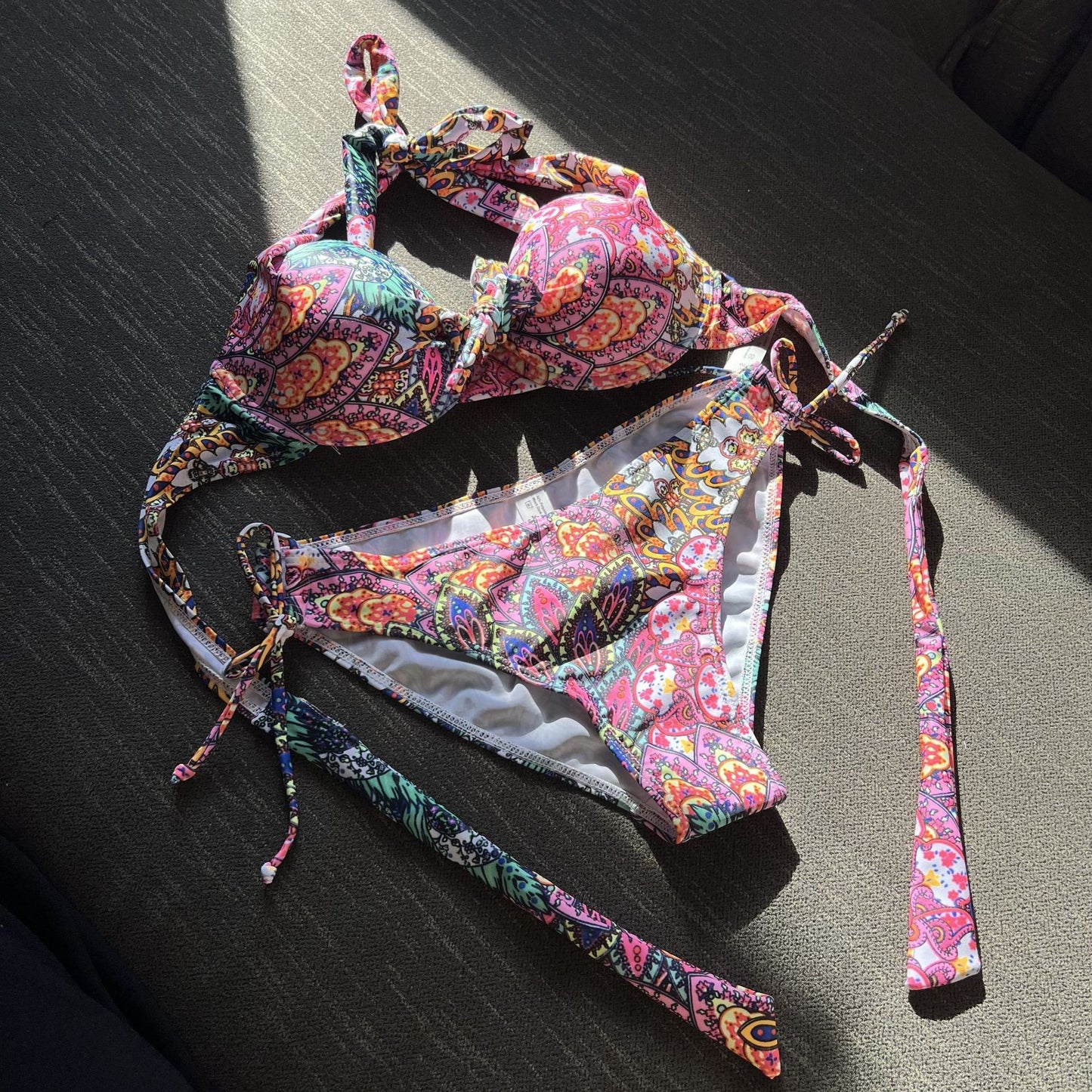 2025 European and American New Hard Cup Flower Totem Strap Split Swimsuit Bikini Bikini Cross-Border Amazon