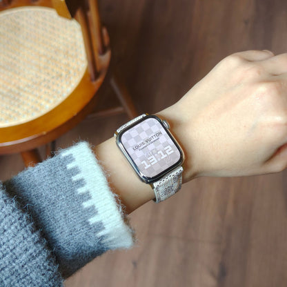 Suitable for Apple Watch 678910 Generation V-Shaped Magnetic Buckle Strap iWatch S11 Lizard Pattern Plaid Leather Wristband