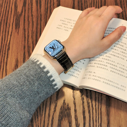 Suitable for Apple Watch 678910 Generation V-Shaped Magnetic Buckle Strap iWatch S11 Lizard Pattern Plaid Leather Wristband