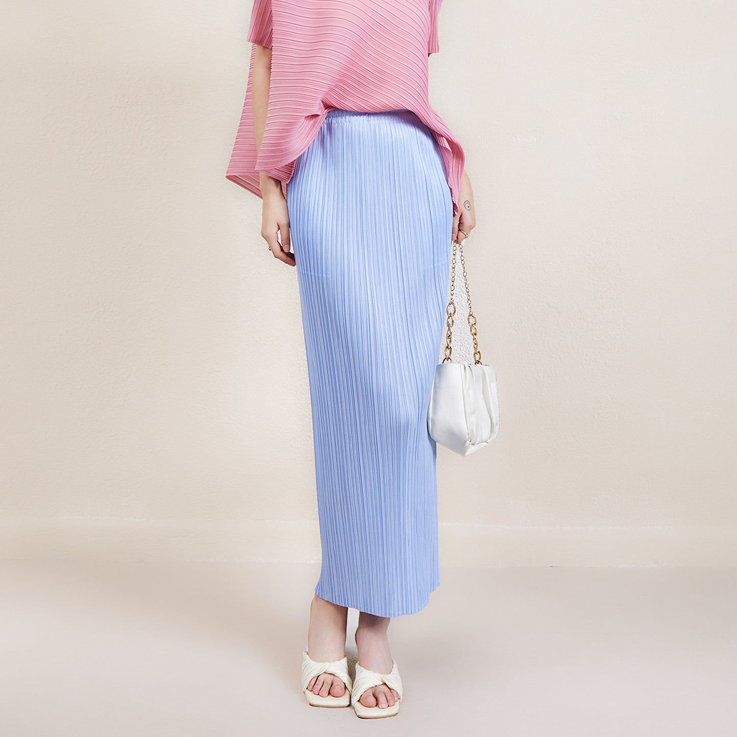 Miyake Simple Solid Color Skirt 2024 Spring and Summer New Pleated Straight Skirt Slimming Look Covering the Crotch Work Clothing Style Hip Skirt
