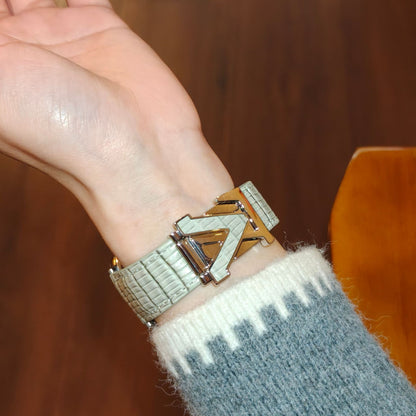 Suitable for Apple Watch 678910 Generation V-Shaped Magnetic Buckle Strap iWatch S11 Lizard Pattern Plaid Leather Wristband