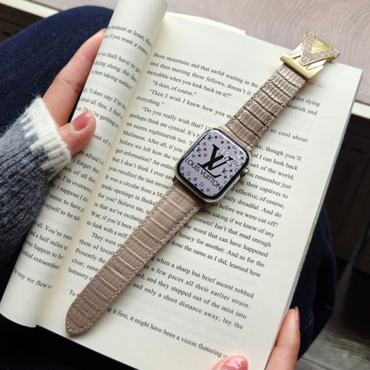 Suitable for Apple Watch 678910 Generation V-Shaped Magnetic Buckle Strap iWatch S11 Lizard Pattern Plaid Leather Wristband