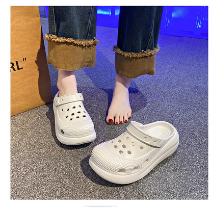 A Pair of Women's Fashionable Clogs, Women's Wear-Resistant and Comfortable Thick-Soled Beach Shoes, Outdoor Casual Trendy Women's Shoes
