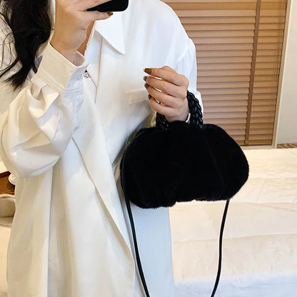 Autumn and Winter Plush Shoulder Crossbody Bag Women's Fashion Pleated Warm Faux Fur Hobos Bag Sweet Small Handbag