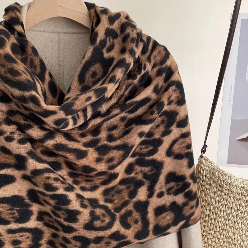 2025 New Retro Silk Leopard Pattern Scarf Lightweight Soft Warm Scarf Fashion Accessory for Women Men Vintage Style Winter Wear