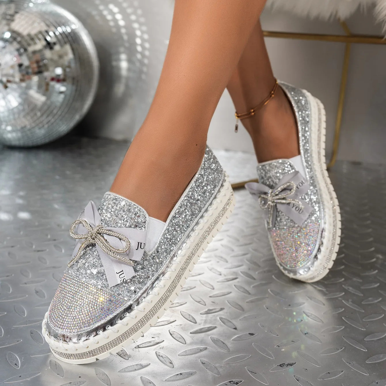 Women Sneakers 2025 New Luxury Crystals Bowknot Loafers Sequined Flat Platform Shoes Couple Fashion Plus Size Sneakers Women