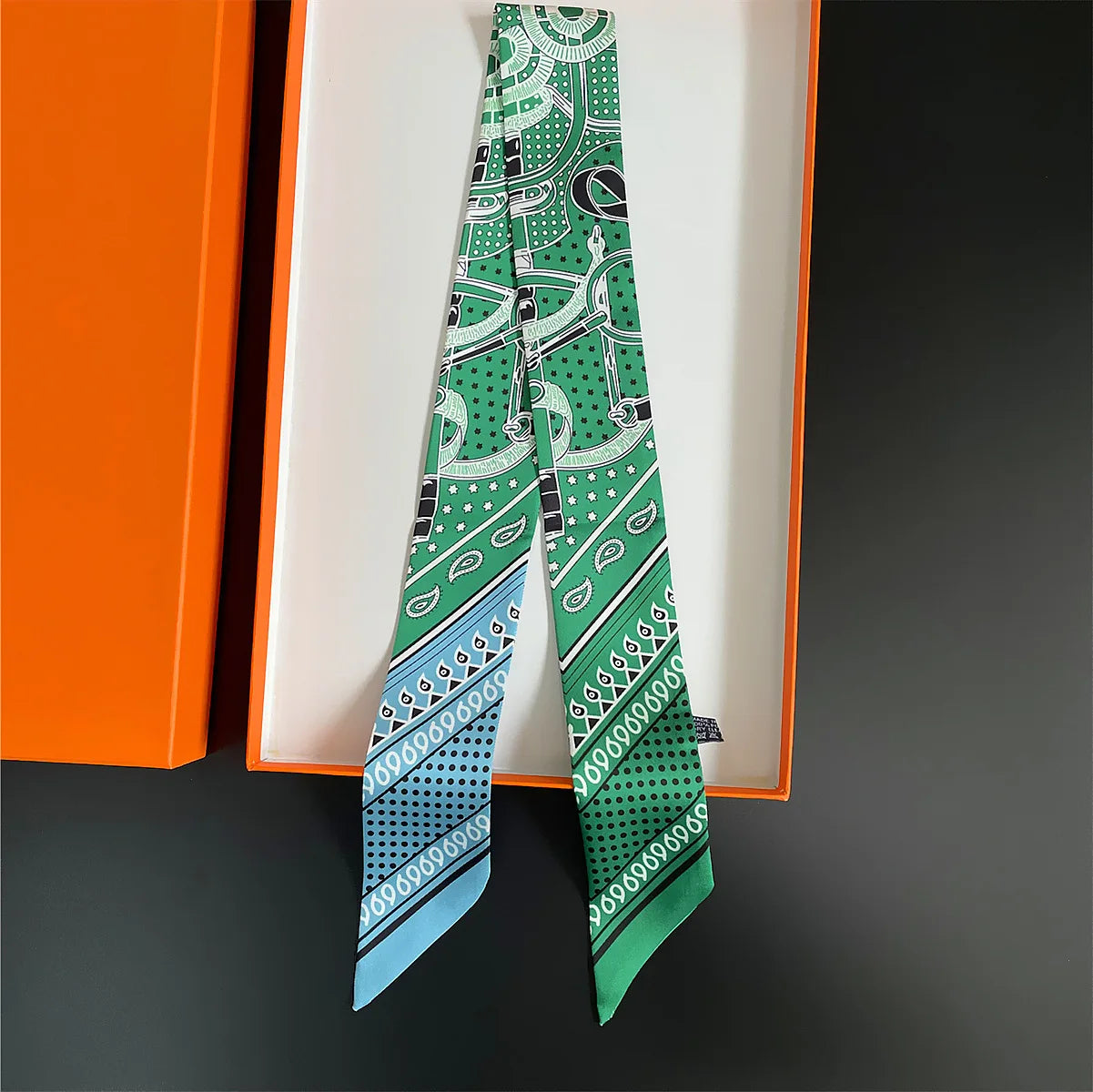 Luxury Brand Horse Bag Scarf 2024 New Design Womens Silk Scarf Fashion Head Scarf Headwear Long Skinny Scarves Bag Accessories