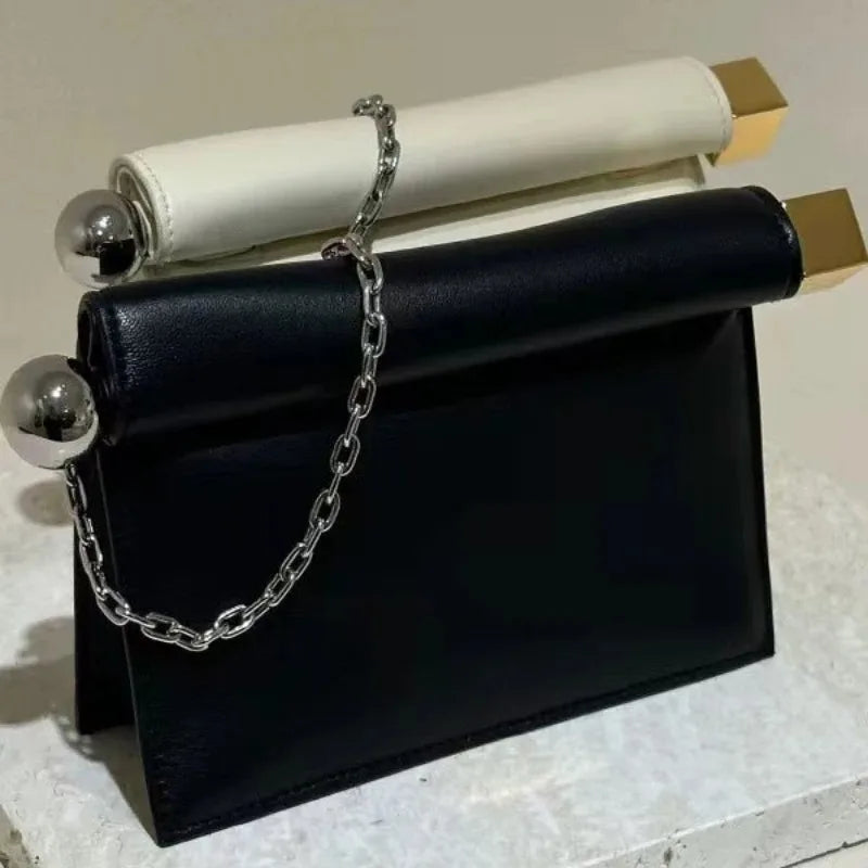 A New Luxury, Fashionable and Niche Rolled-up Clutch Bag for Women, A Versatile Folding Chain Single-shoulder Crossbody Bag