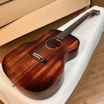 000 15M Street Master Acoustic guitar