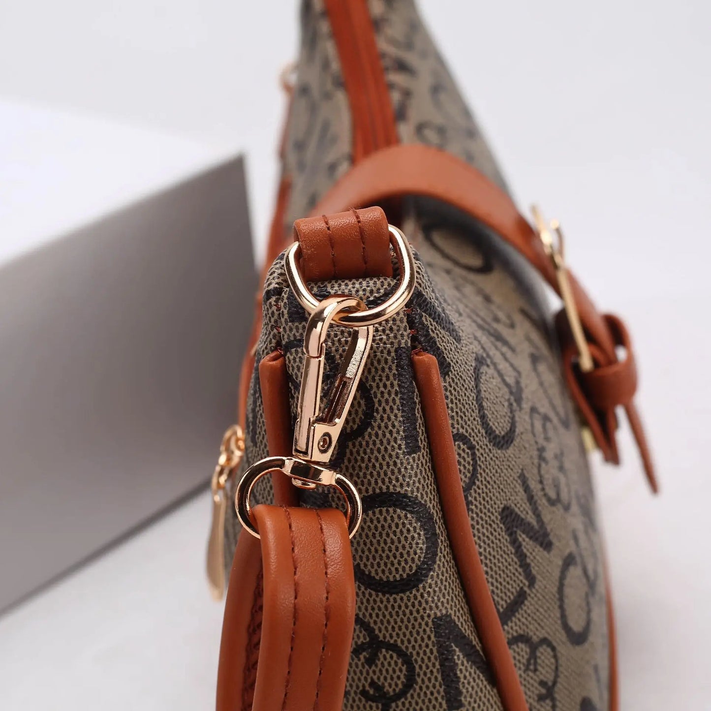 High Quality Women's PU Bag  with Large Capacity Shoulder Bag Mobile Phone Bag Casual Crossbody Casual Simple Vintage Bag Purses