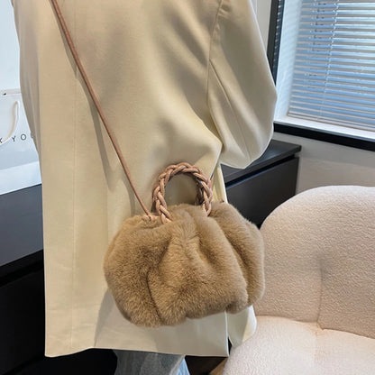 Autumn and Winter Plush Shoulder Crossbody Bag Women's Fashion Pleated Warm Faux Fur Hobos Bag Sweet Small Handbag