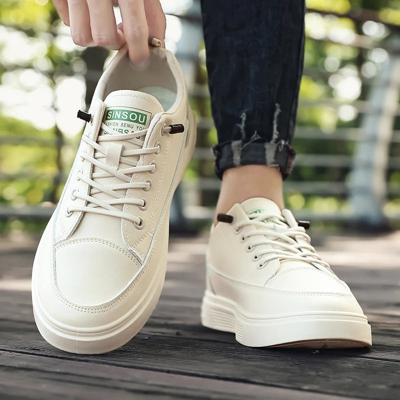 New Style White Sneakers for Men, Korean Version, Trendy Platform Shoes, Versatile for All Occasions, Sporty and Casual Shoes