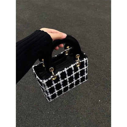 New advanced bag woolen cloth 2025 new niche design Crossbody bag online celebrity explosions Joker portable Diana handbag