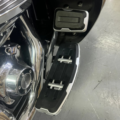 Fit For Harley Touring Road King Street Electra Glide Softail Deluxe FLD Fat Boy Trike 2024Motorcycle Rider Driver Footboard Kit