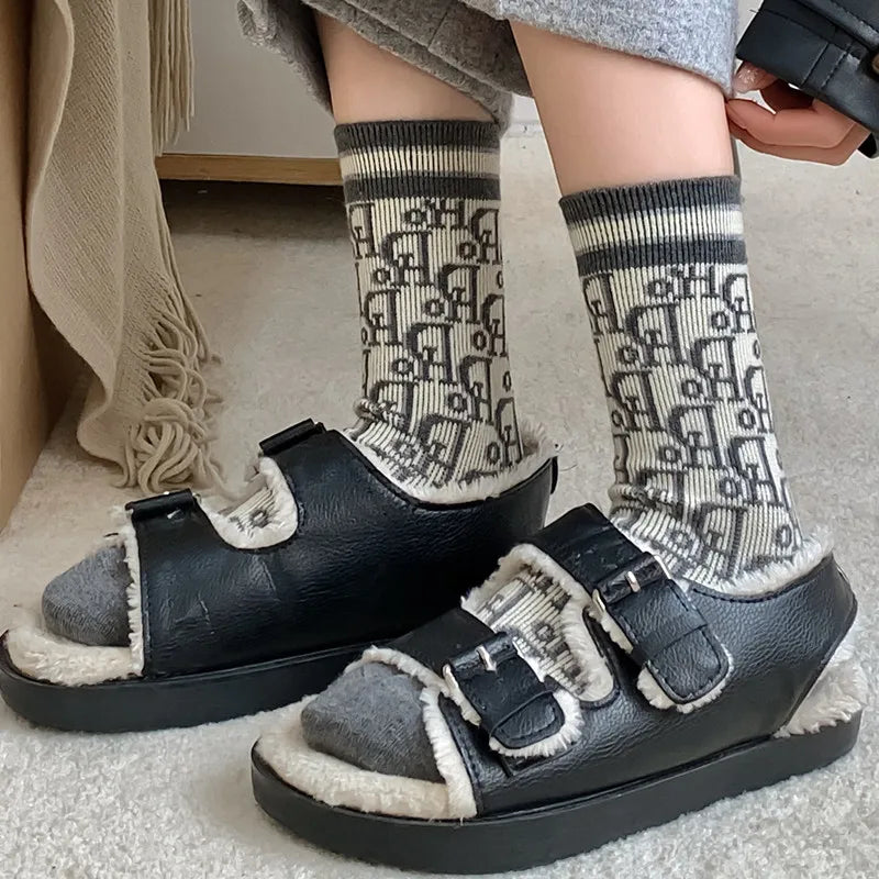 Kuwa 1/2Pairs Trendy Winter Wool Socks Ladies Monogram Pattern Solid Color Thickened Middle Tube Socks Breathable Wholesale