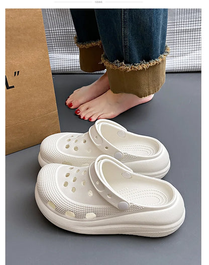 A Pair of Women's Fashionable Clogs, Women's Wear-Resistant and Comfortable Thick-Soled Beach Shoes, Outdoor Casual Trendy Women's Shoes