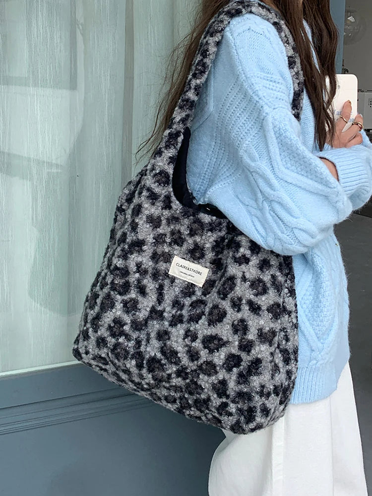 2025 autumn/winter new leopard print plush bag, fashionable and casual shoulder bag, women's daily commuting bag