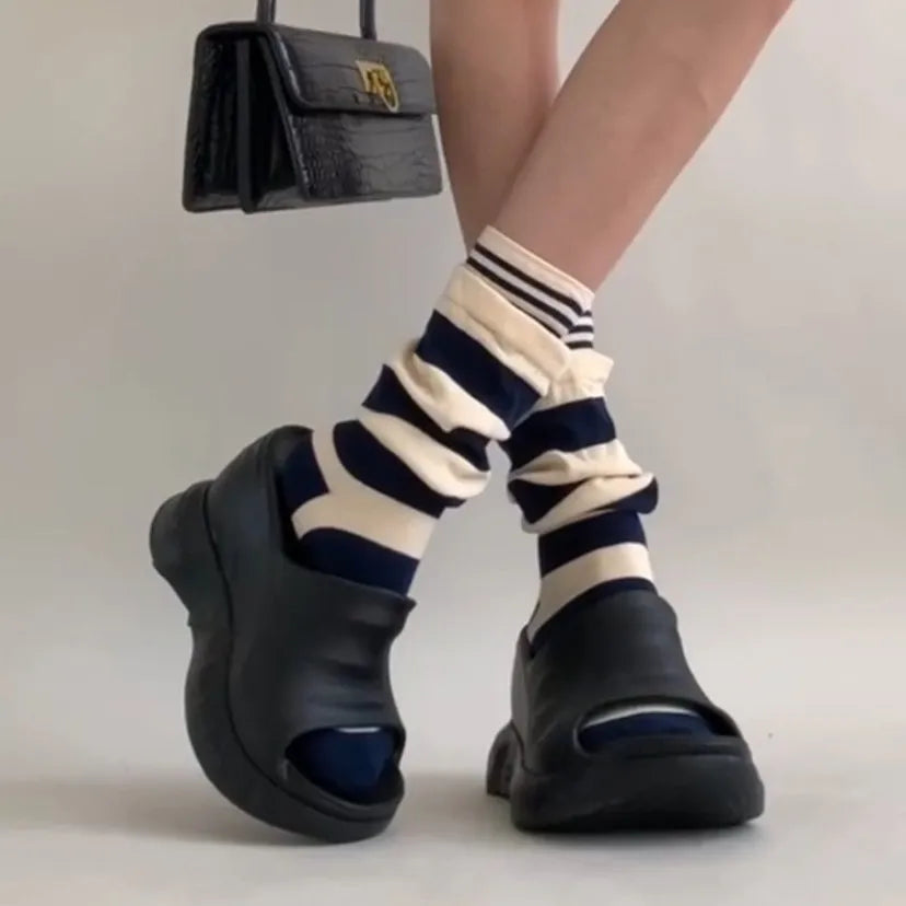 New Athletic Crew Dress Autumn Winter Sock Women Striped Versatile Pile Ankela Vertical Striped mid-calf New Trendy B8W167