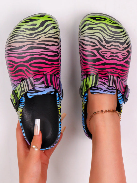 Women's Lightweight Eva Tie-Dye Slippers with Cartoon Animal Prints - Suitable for All-Day Wear, Casual and Outdoor Activities, Flat Garden Shoes, Cute Shoe Style, Summer Flat Slippers, Fun Shoe Design.