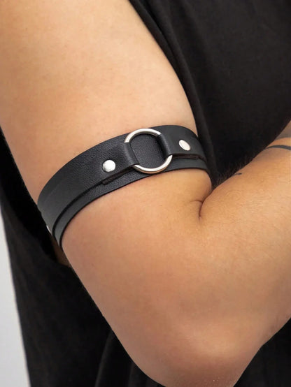 1pc Men's Black PU Leather Fashion Arm  Men's Punk Style Black Leather Arm Bands As Fashion Performance Accessories