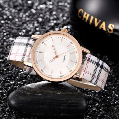 New Fashion Women Watch Simple Vintage Plaid Leather Strap Quartz Wristwatches Dress Casual Ladies Watch Clcok Relogio Feminino