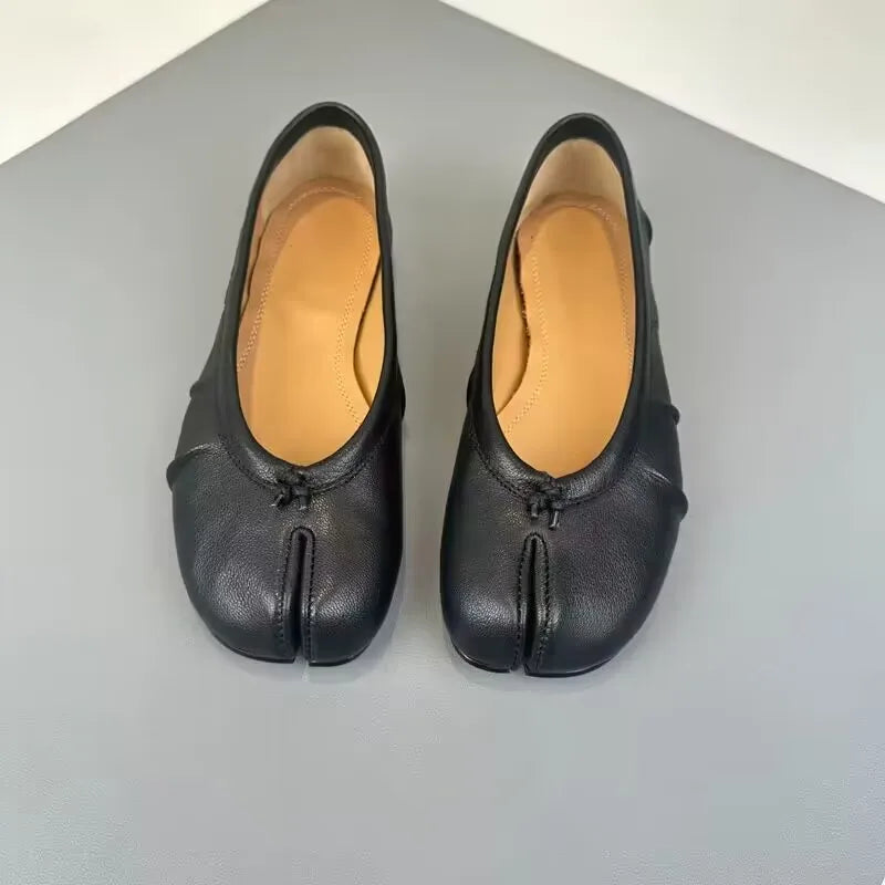 Fashion Hot PU Leather Tabi Shoes Women Handmade Women Flats High Quality Shoes Luxury Design Split-Toe Mules Shoes