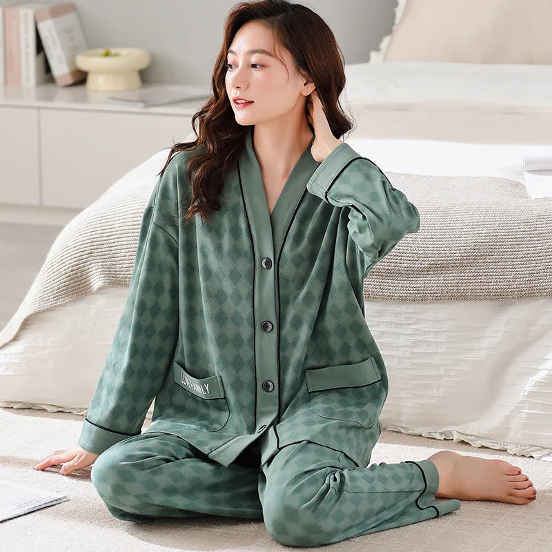 Autumn Women V-Neck Pajamas Sets Fashion Print Cotton Female Pyjamas Two Pieces Shirts + Pants Nighties Big Yards 5XL Sleepwear