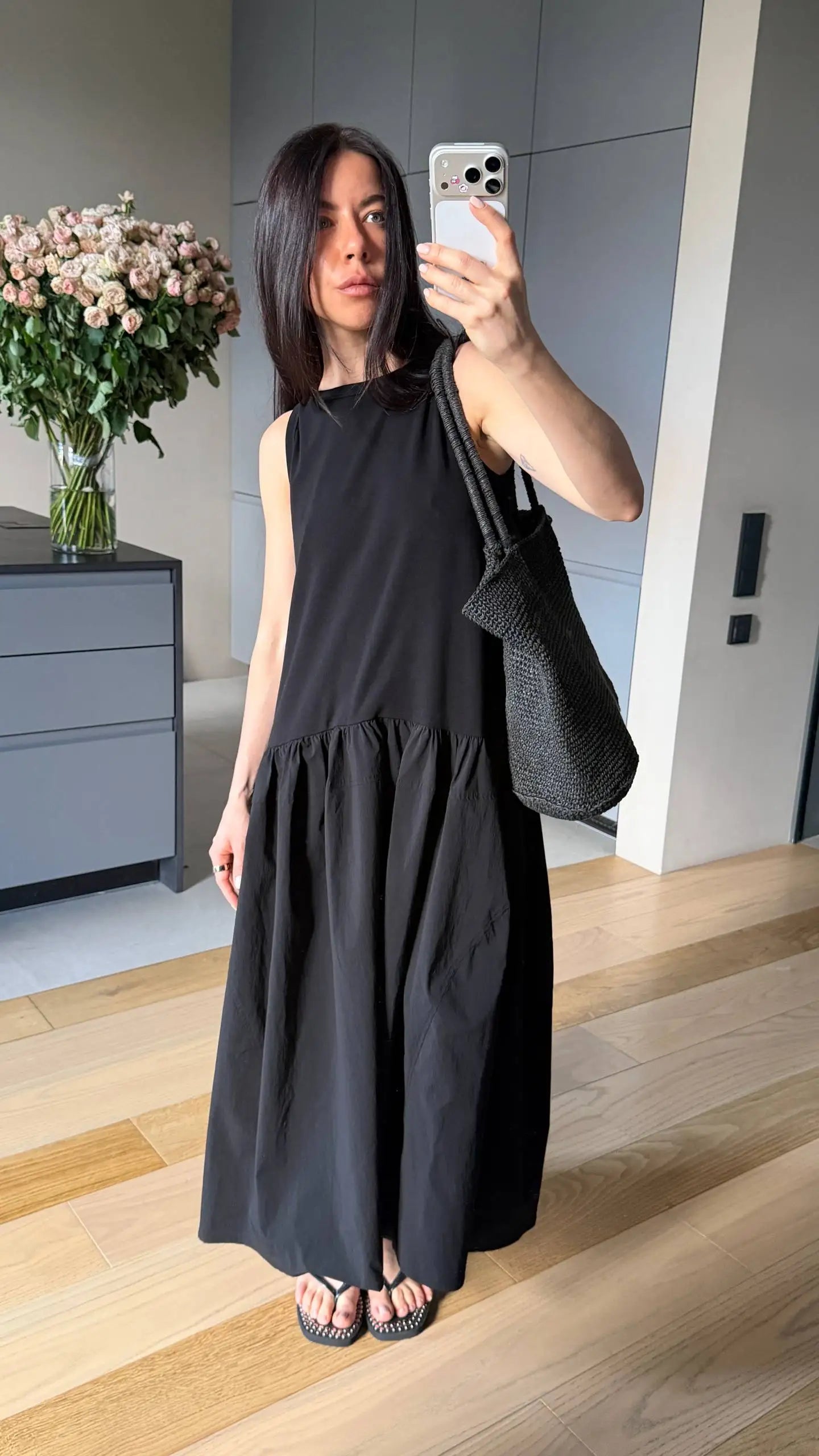 FSLE Women's Minimalist Commute Sleeveless Crew Neck Slim Fit Tank Dress 2026 Summer New Arrival Elegant Black Long Daily Dress