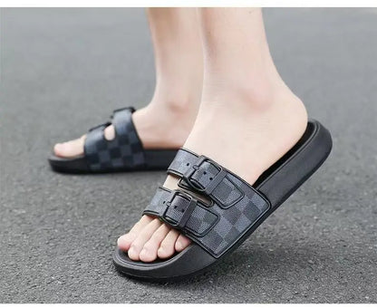 A Pair of Simple and Wear-Resistant Summer Slippers, Fashionable, Versatile and Comfortable Beach Shoes, Outdoor Sports Shoes for Men