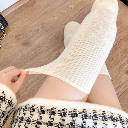 Women Classic Striped Knee High Socks Autumn Black White Gray Thicken Warm Thigh Socks Fashionable Comfortable Long Stockings