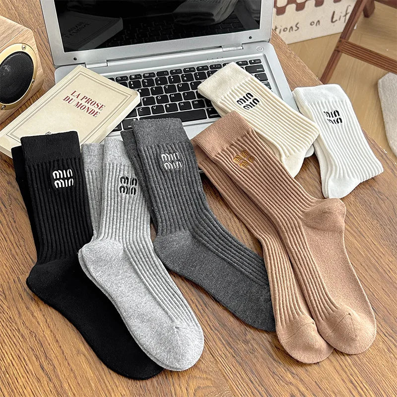 5 Pairs Winter Socks Women Brand Designer Fashion Stockings Socks Luxury Embroidered Letter Mid Tube Socks