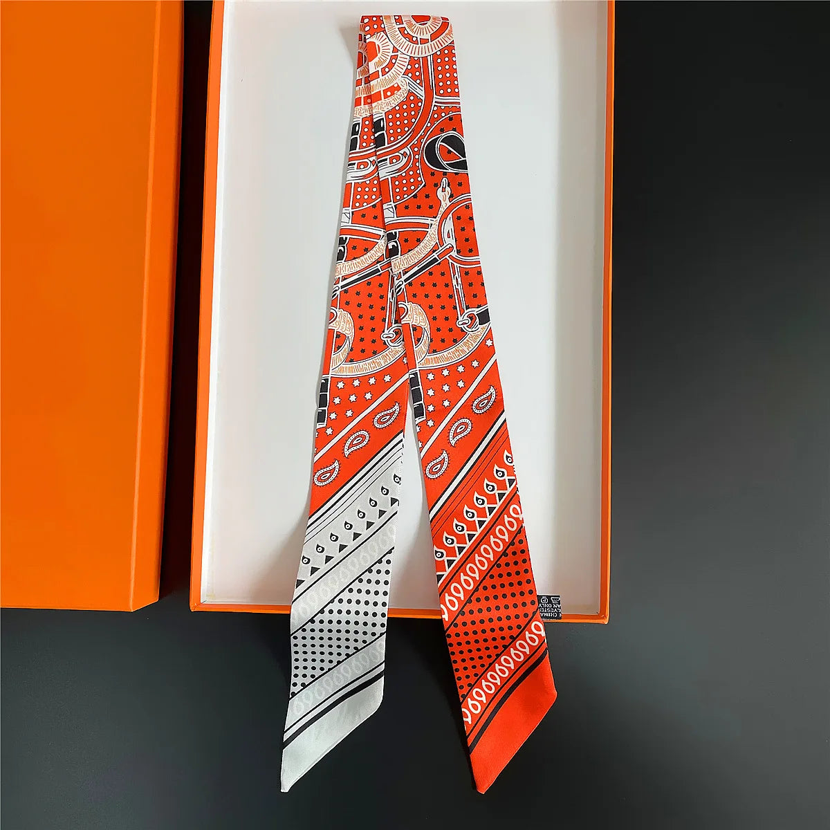 Luxury Brand Horse Bag Scarf 2024 New Design Womens Silk Scarf Fashion Head Scarf Headwear Long Skinny Scarves Bag Accessories