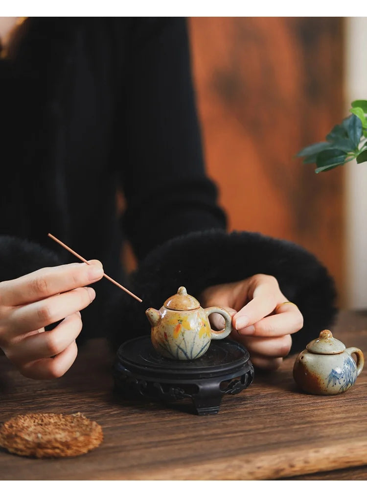 Mini Hand-Painted Ceramic Teapot Jingdezhen Hand- Pulled Tea Pet Micro Landscape Decorative Item Kitchen Dining Bar Essential