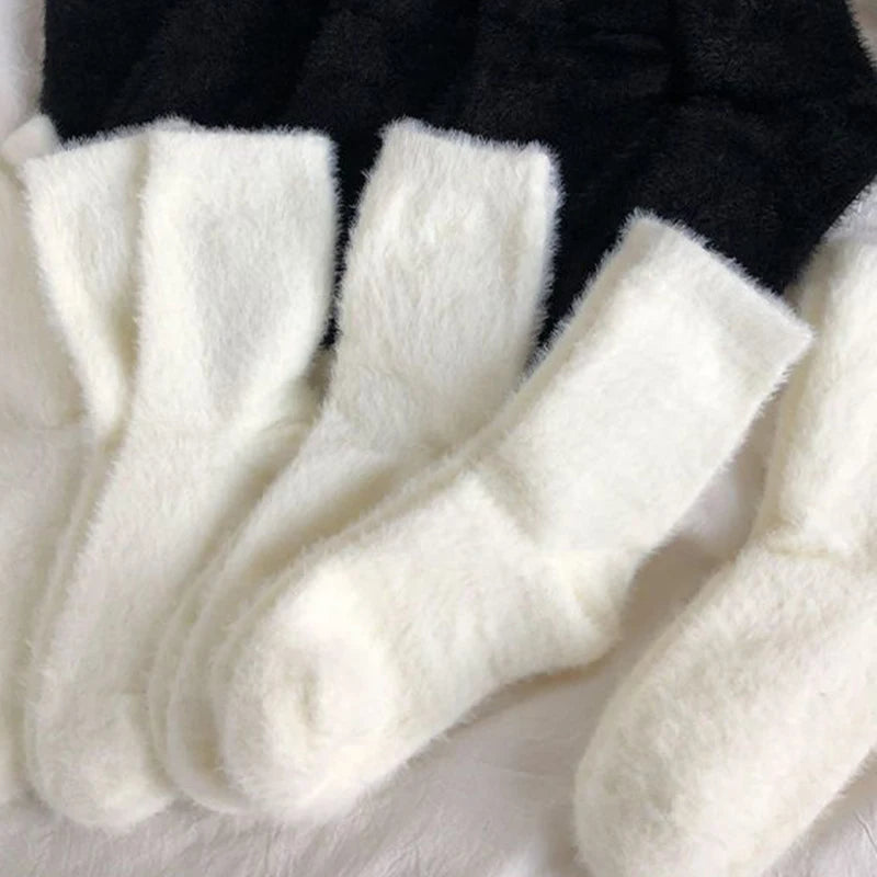 3/6 Pairs Women Autumn Winter Solid Color Plush Mid Tube Socks Warm and Thick Black White Soft Comfortable Casual Socks