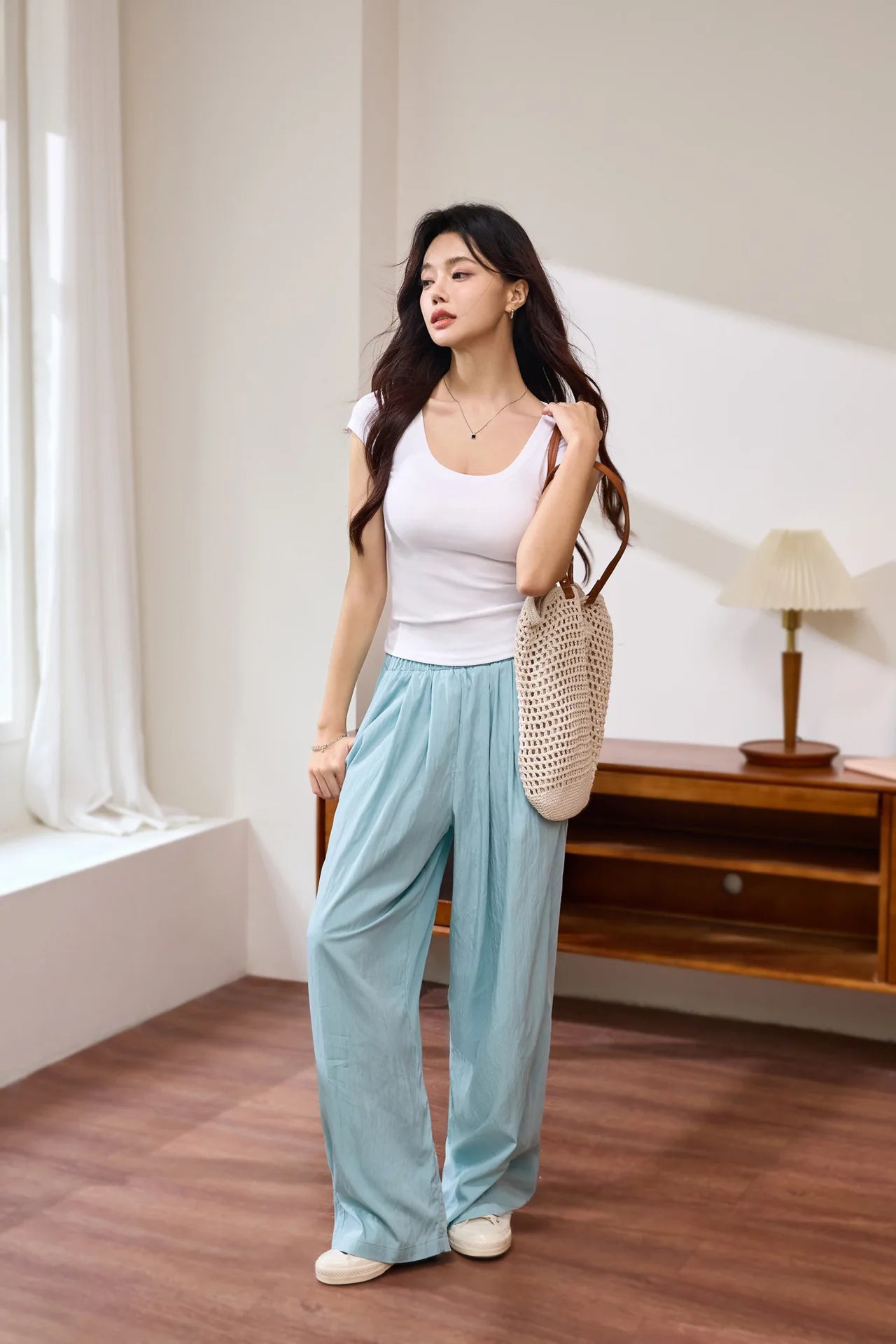 Cotton short sleeved women's T-shirt for summer, slim fit and slimming, versatile waist design, front shoulder, U-neck