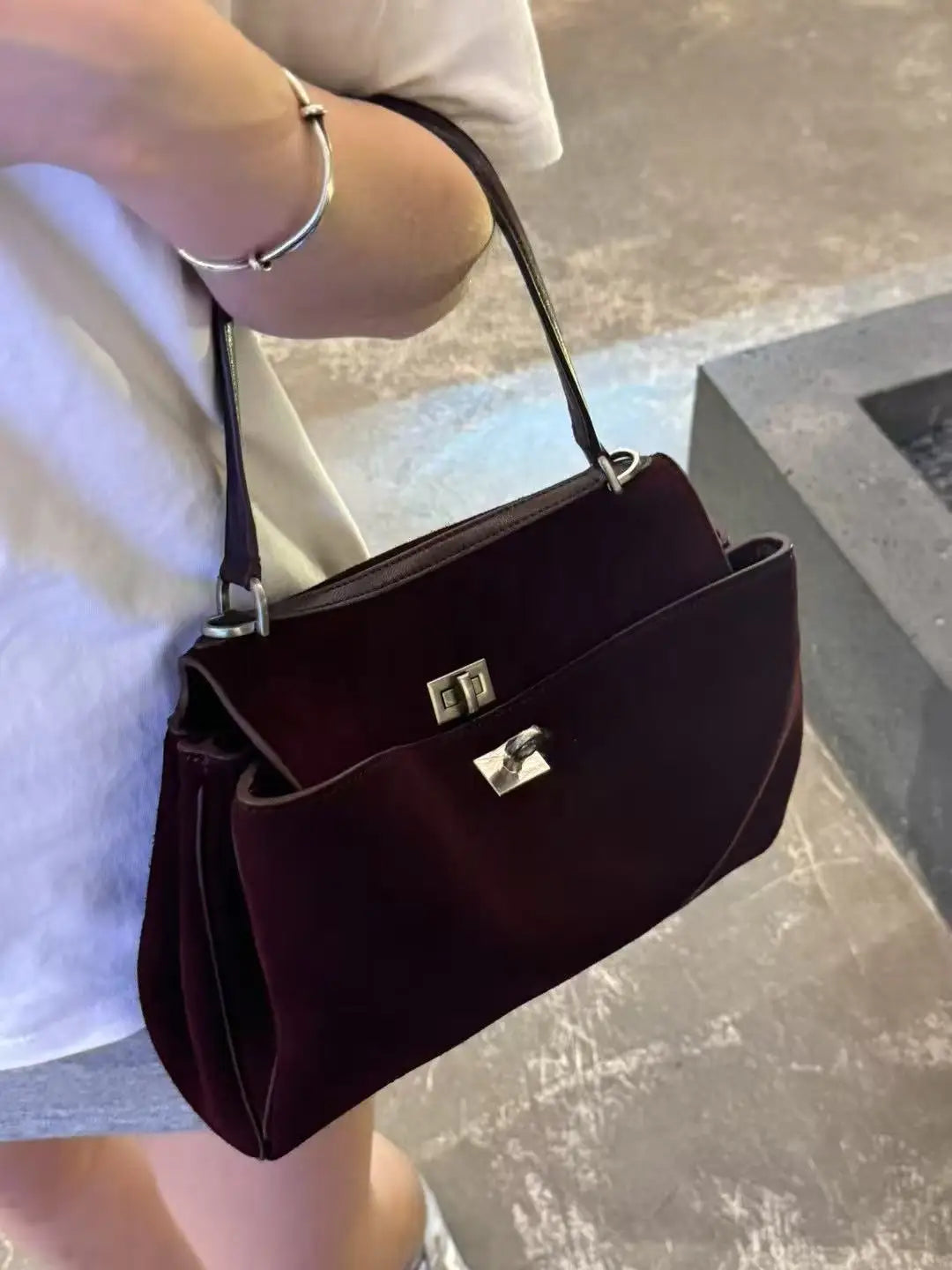 25 New Soft Suede Tote Bag Large Capacity Frosted Cowhide Lock Bag Women's Crossbody Shoulder Bag