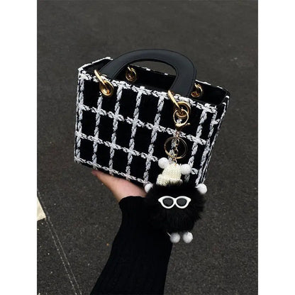 New advanced bag woolen cloth 2025 new niche design Crossbody bag online celebrity explosions Joker portable Diana handbag
